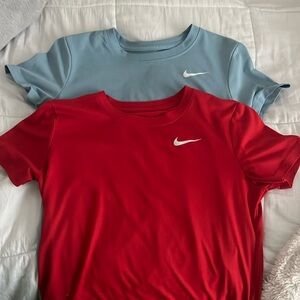 Nike Womens Dri-FIT Legend T-Shirt Bright Red & Light Blue Size Small